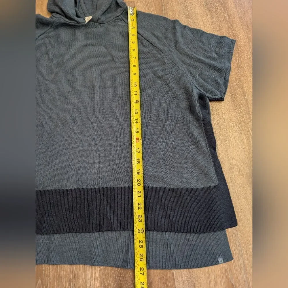 Lululemon Opened Up Poncho Blue Hood XS/S